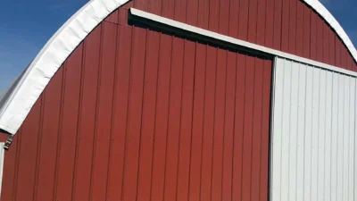 Sliding door on a hoop barn