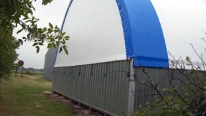close up of a steel clad ponywall