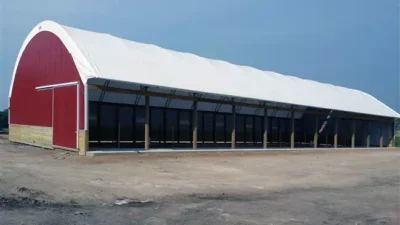 Truss open side livestock hoop shed